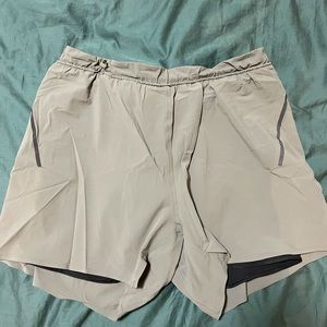 Lululemon lab high-rise run short 8’’